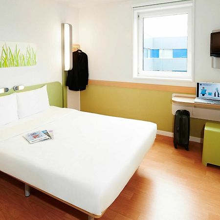 Ibis Budget Caen Centre Gare Экстерьер фото