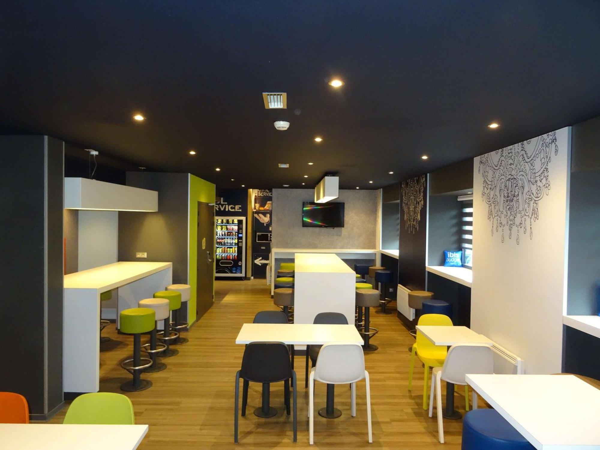 Ibis Budget Caen Centre Gare Экстерьер фото