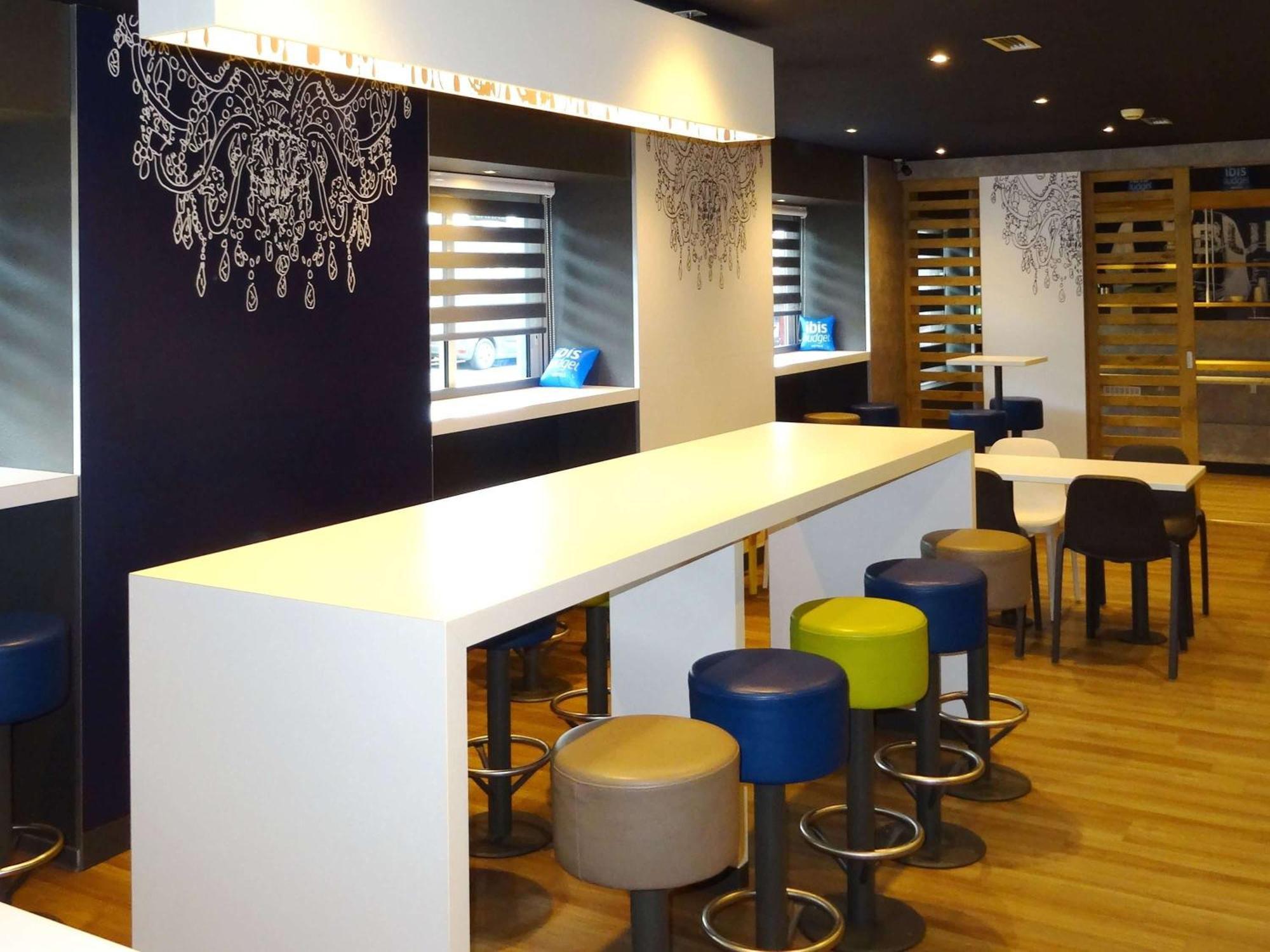 Ibis Budget Caen Centre Gare Экстерьер фото