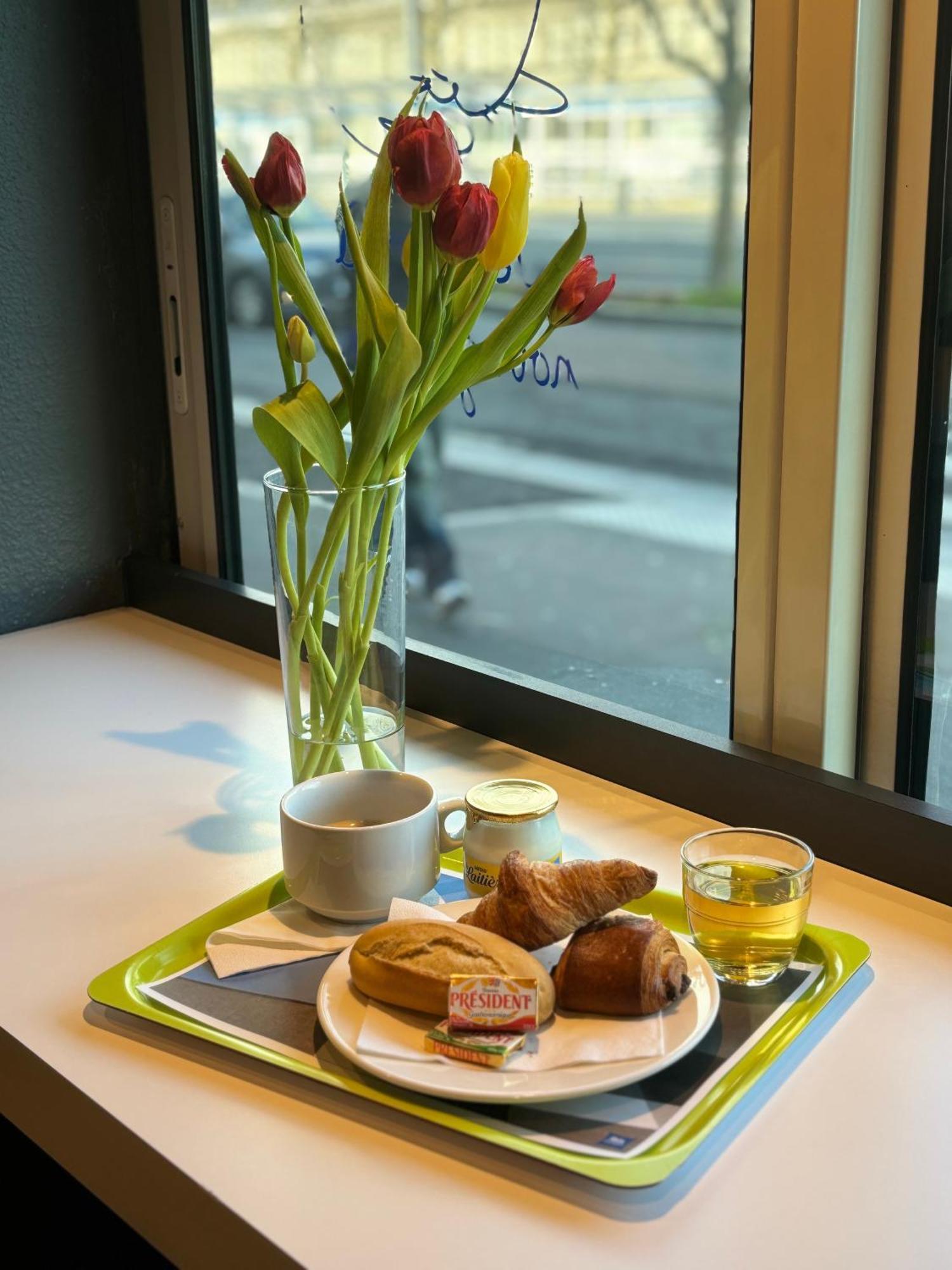 Ibis Budget Caen Centre Gare Экстерьер фото