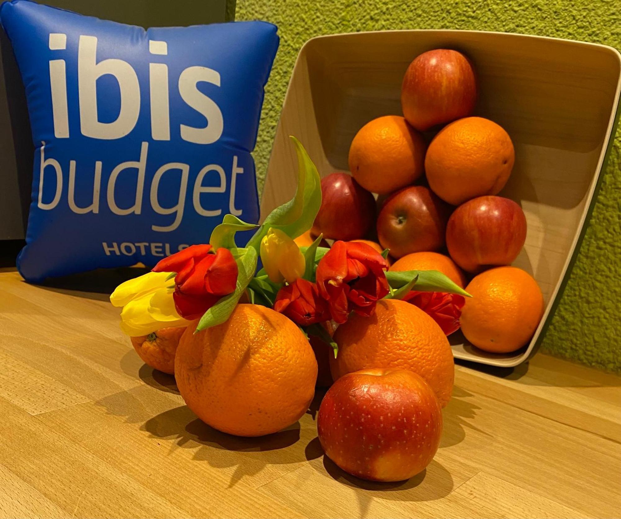 Ibis Budget Caen Centre Gare Экстерьер фото